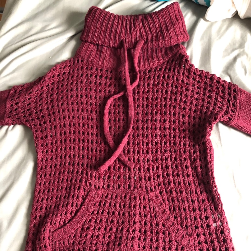 Burgundy knitted sweater